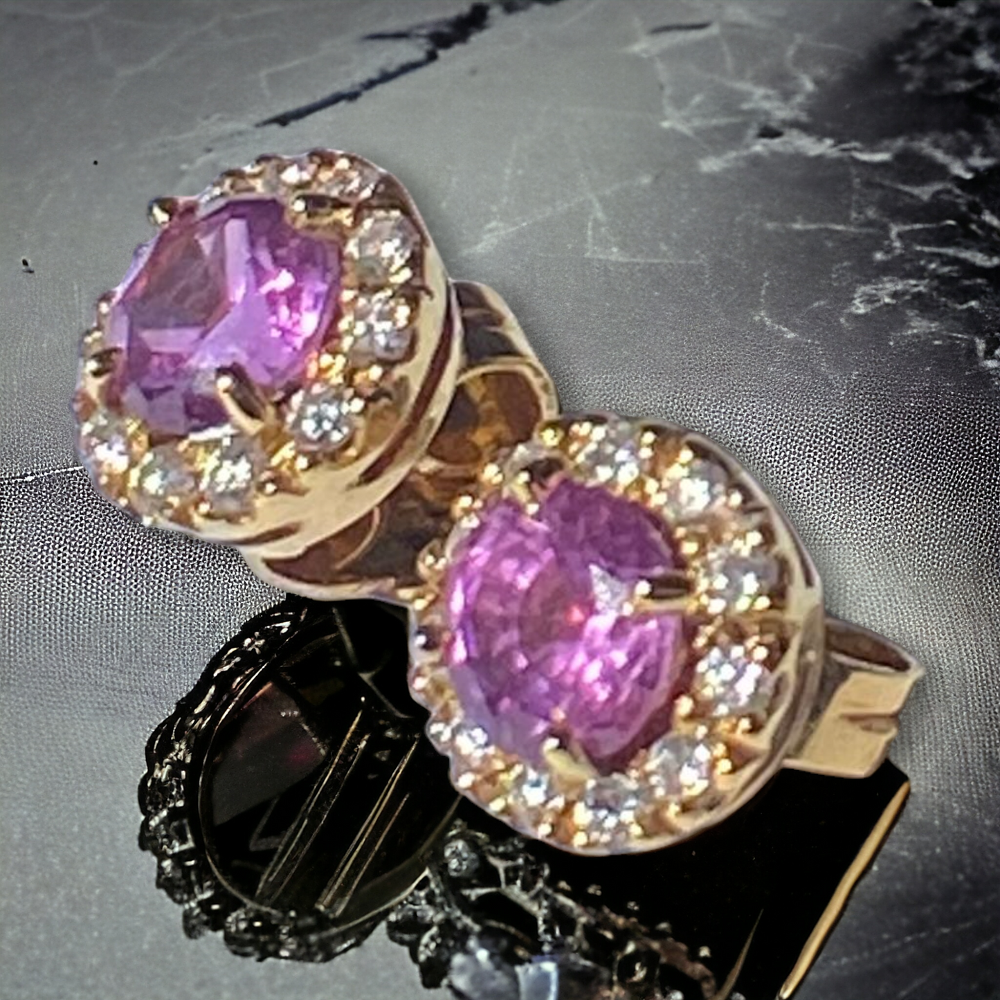 Handmade 18K yellow gold earrings with 1.33 ct. natural pink Sapphires, natural Vvs1 high quality Diamonds.