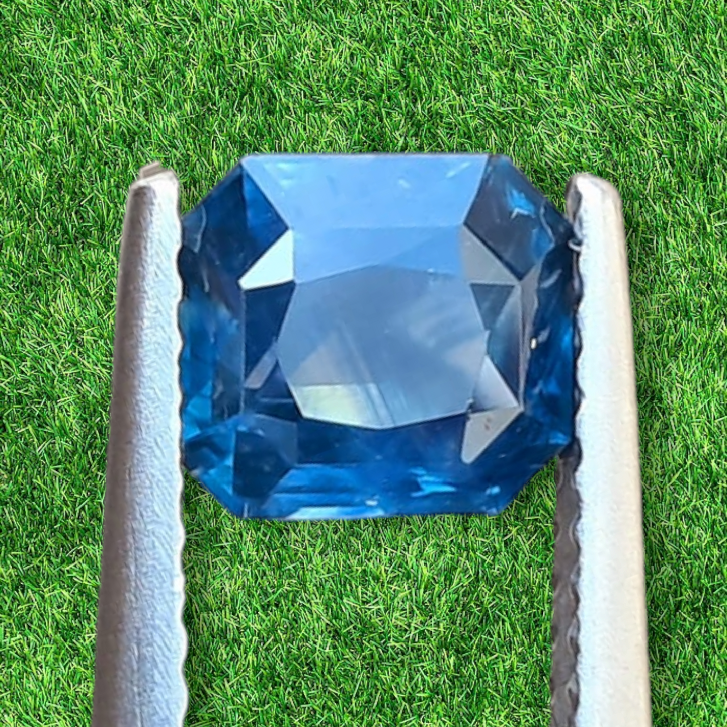 Loose natural Royal blue Sapphire 1.52 ct. from Sri Lanka.