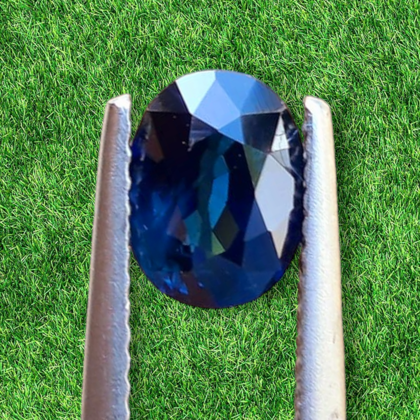 Loose natural Royal blue Sapphire 1.39 ct. from Sri Lanka.