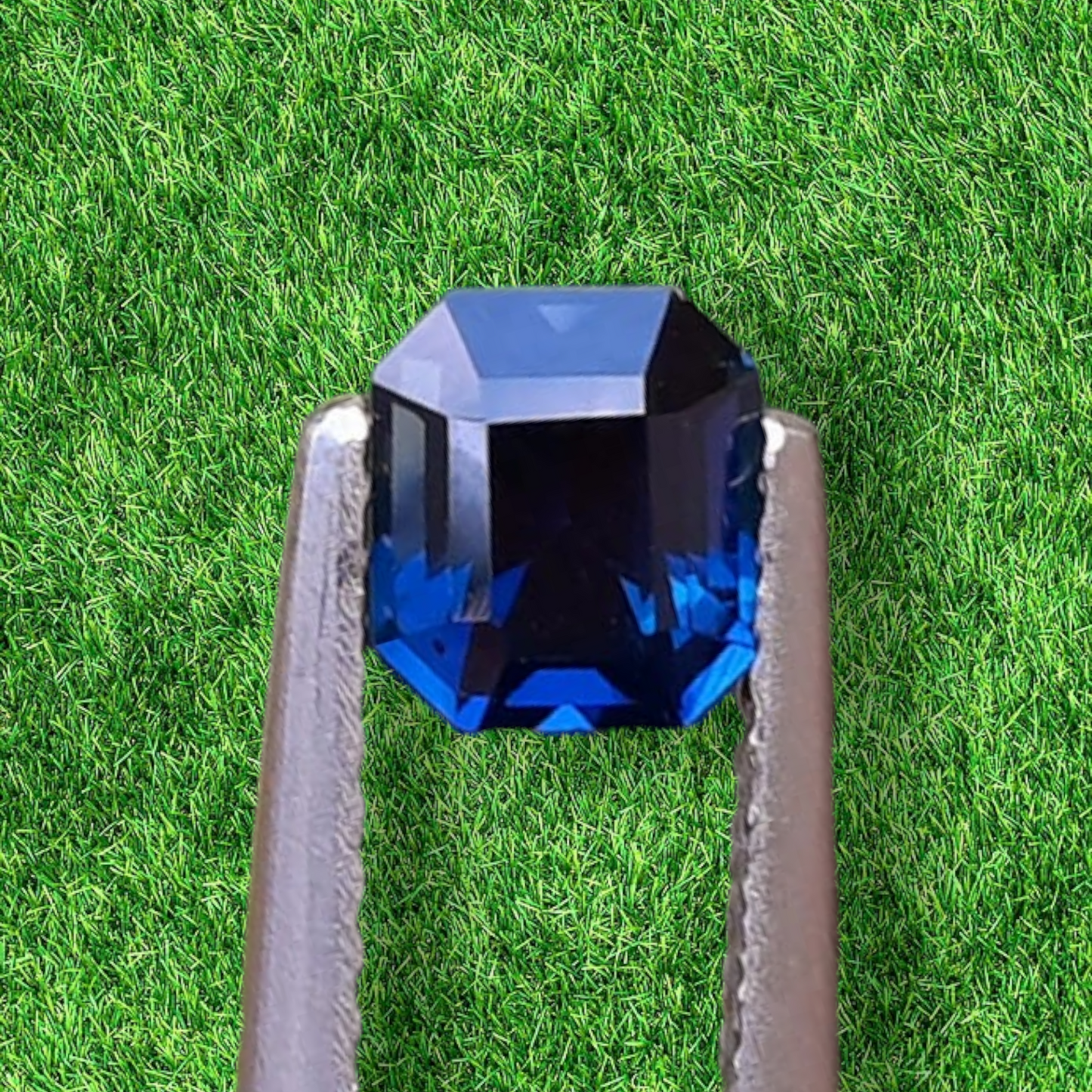 Loose natural Royal blue Sapphire 0.83 ct. from Sri Lanka.