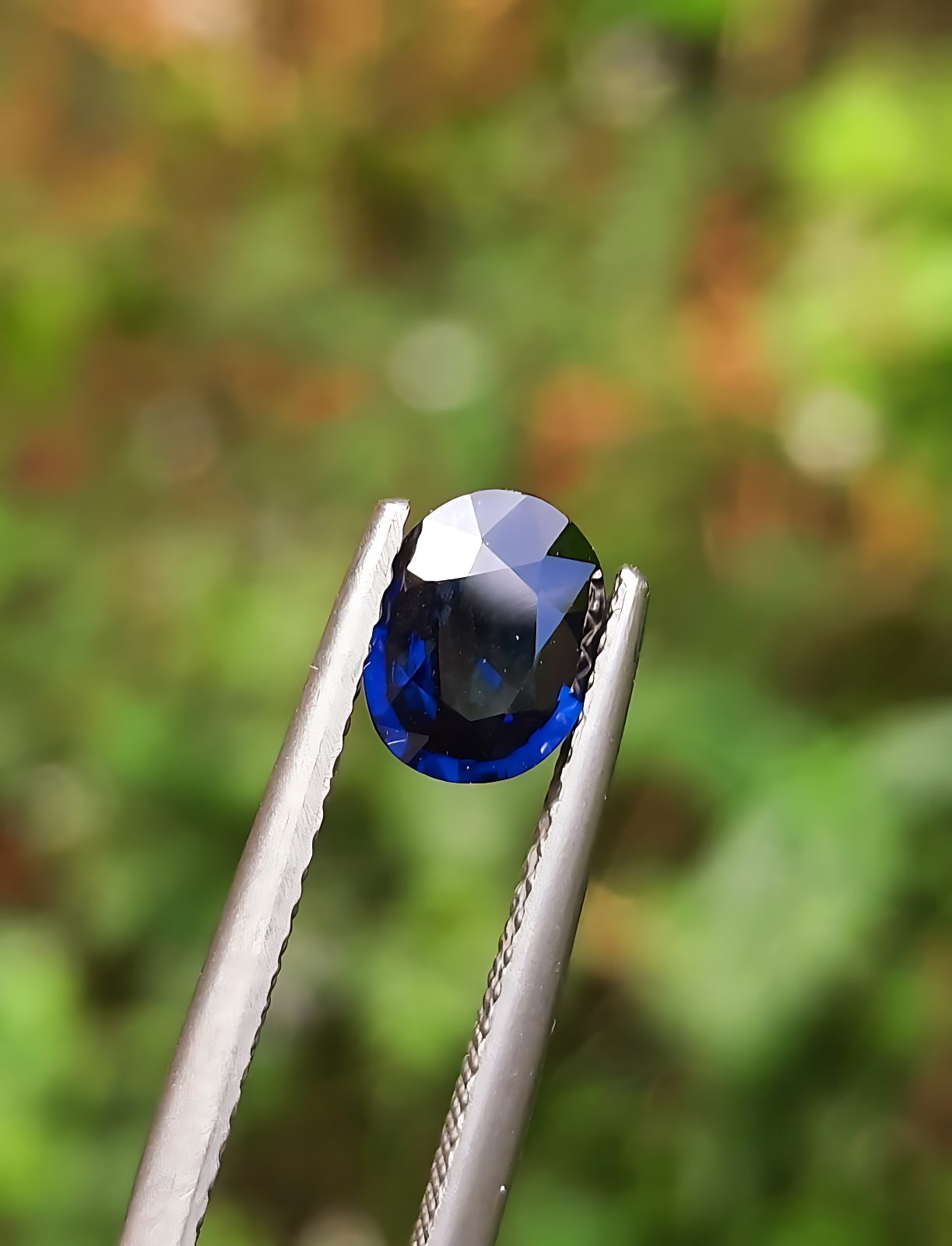 Handmade gold or platina ring 1.14 ct. natural Royal blue Sapphire & natural Vvs1 high quality Diamonds.
